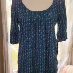 Daisy Fuentes circle theme top